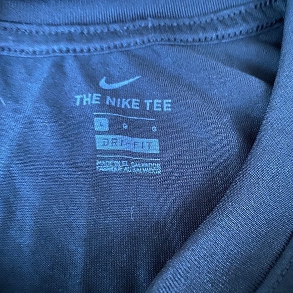 Nike Tee Dri-Fit Sportswear Black and White Women’s Top Size Large - Picture 5 of 7